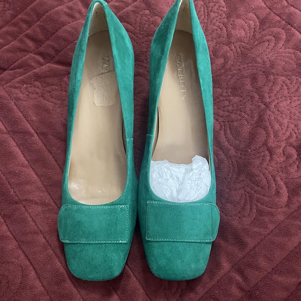 NARROW!!  Green Suede Women's Pumps with Square Toe